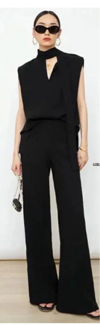 블랙 셋업 슬리브리스 포멀 캐주얼