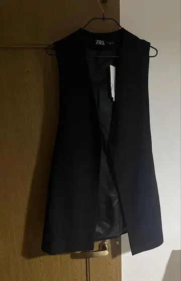 ZARA 블랙 슬리브리스 베스트 XS