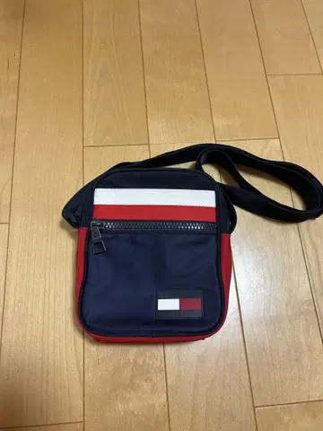 TOMMY 숄더백