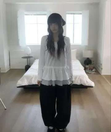 daydayseoul tag dot frill tops