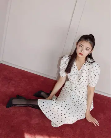 [ web 한정판 ] snidel 스나이델 하트 퍼프 슬리브 원피스