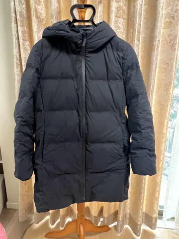 유니클로 후드 부착 블랙 다운 자켓 XL