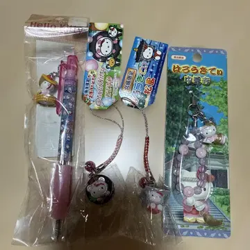 지역 한정 키티 스트랩 볼펜 묶음 판매