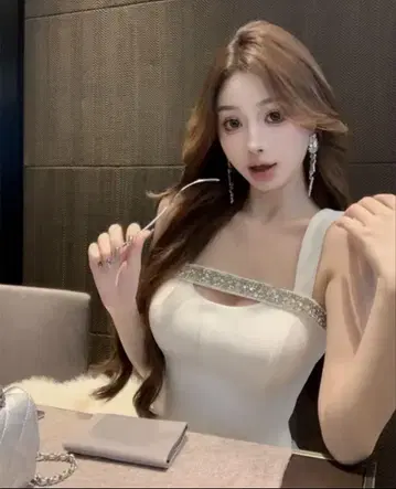 화이트 비쥬 타이트 드레스