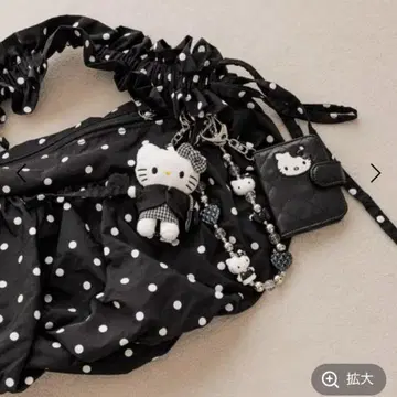 [미사용 새상품] 로리즈팜 Me% 토이 키링 헬로키티 인기