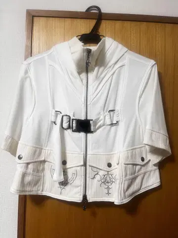 OZZCONTE 숏 지퍼 후드티 화이트 ozzonest