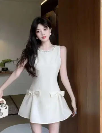 비쥬 스톤 A 라인 드레스