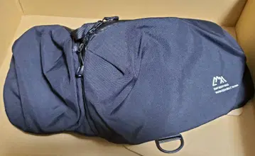 CMF OUTDOOR GARMENT 바디백 블랙 2023 모델