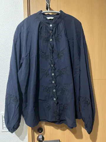 clane VINTAGE FLOWER EMBROIDERY SHIRT