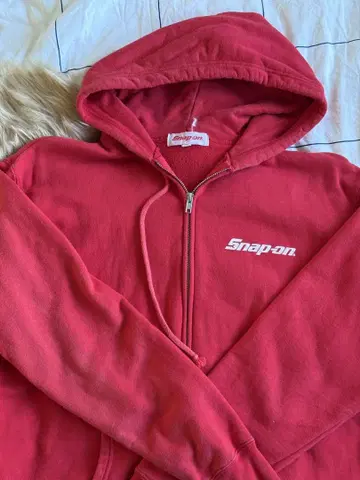 Snap-on 레드 풀 지퍼 후드티