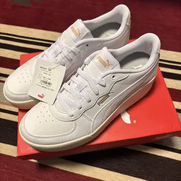 PUMA 통굽 화이트 스니커즈 25cm