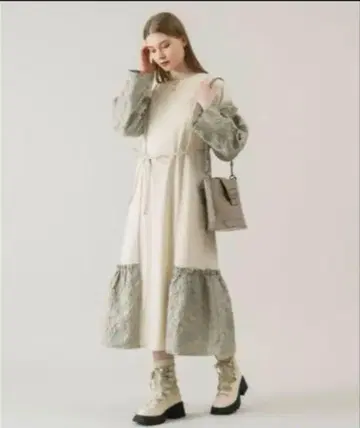 idem 꽃무늬 자카드 절개 원피스