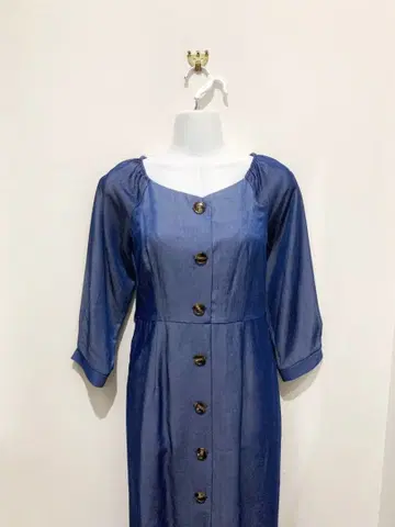 미사용 새상품 tocco closet 토코 데님풍 광택 롱 원피스