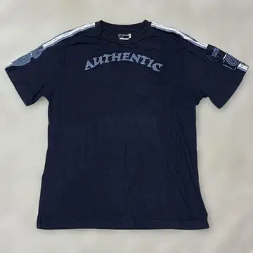 GUESS T셔츠 L 사이즈 자수