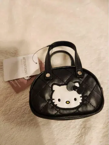 LOWRYS FARM HELLO KITTY 퀼팅 보스턴 키 참