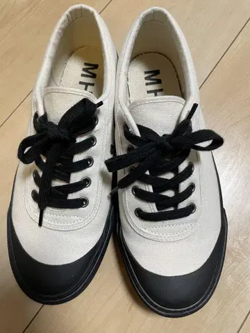 MHL. /WOMEN MOONSTAR CANVAS TRAINER