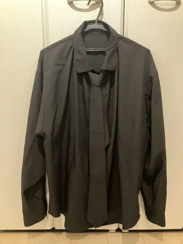 NO ID. 넥타이 포함 긴팔 셔츠 BLACK