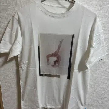 화이트 T셔츠 피겨 스케이팅 프린트