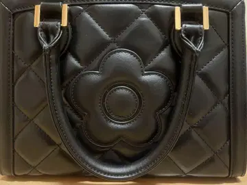 MARY QUANT 마리콴트 스퀘어 퀼트 데이지 패치 토트백