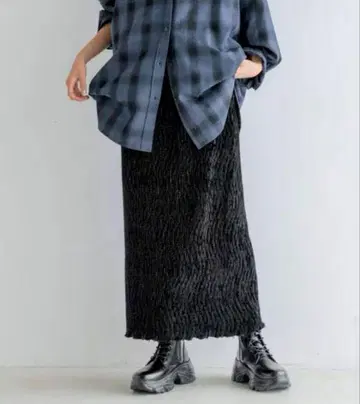 로리즈팜 샤이니 벨로아 타이트 스커트