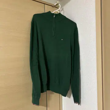 타미힐피거 다크 그린 하이넥 스웨터
