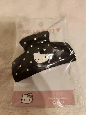LOWRYS FARM HELLO KITTY 퀼팅 반다나 블랙