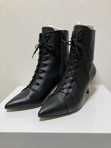 다이애나 레이스업 부츠 새상품
