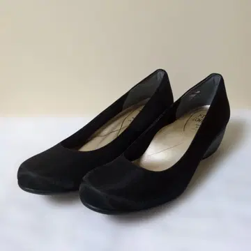 퍼스트 콘택트 펌프스 24cm
