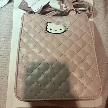 LOWRYSFARM 헬로키티 me% 퀼팅 miniBAG