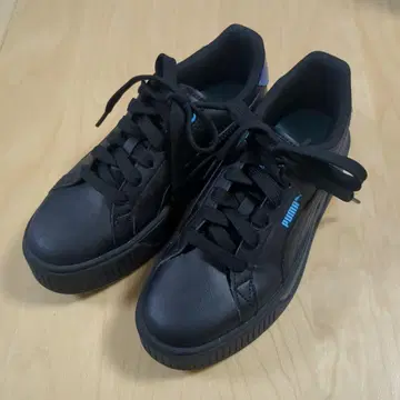 PUMA 블랙 여성용 스니커즈 통굽