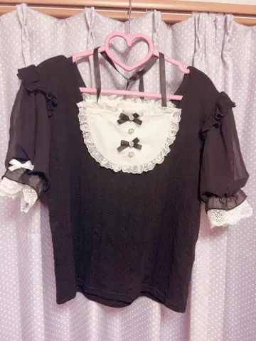 노에미 아가씨 백 레이스업 초커 넥 티셔츠 블랙