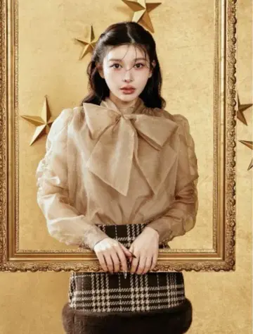 다리치 스터드 시어 보타이 블라우스 베이지