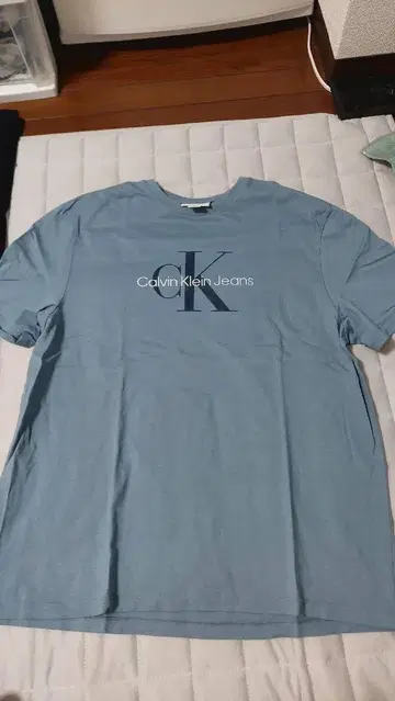 Calvin Klein Jeans 라이트 블루 T셔츠