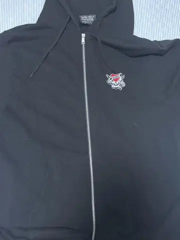 Ed Hardy 블랙 후드티 LOVE KILLS SLOWLY