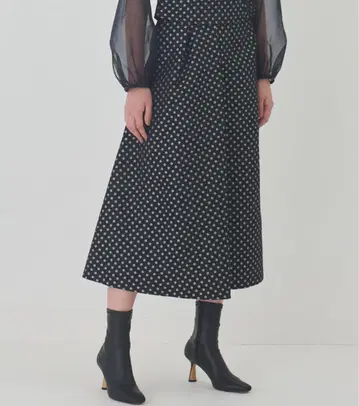 르쉘블루 Dot Jacquard Half Flare Skirt