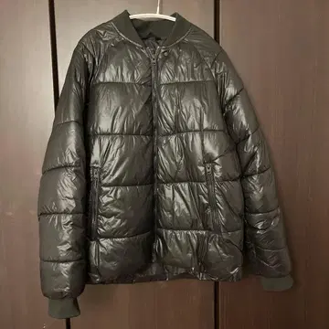 Bershka 블랙 다운 자켓