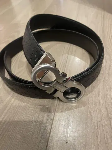 페라가모 간치니 가죽 벨트 실버 버클 블랙