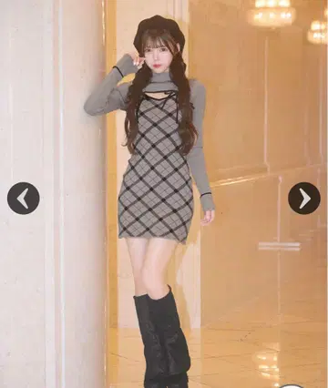 [ 공식 완판 ] 미셸 마카롱 데콜테 오픈 체크 니트 원피스 그레이 F