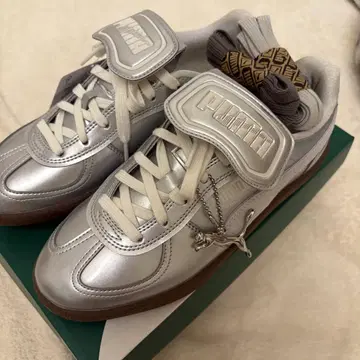 PUMA 팔레르모 프리미엄 emmi 23.5cm 실버