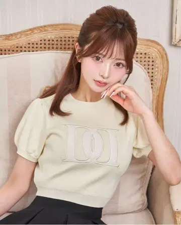 다리치 Darich 백 오픈 아플리케 니트탑