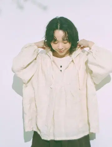 tumugu 솔리드린넨 후드 블라우스