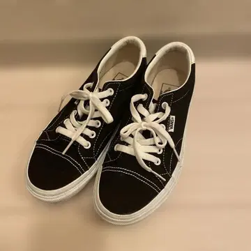 VANS 블랙 로우컷 스니커즈