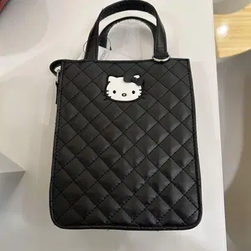 LOWRYS FARM HELLO KITTY 퀼팅 miniBAG 블랙