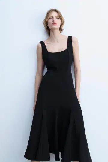 [새상품] ZARA ZW Collection 미디 기장 원피스 블랙