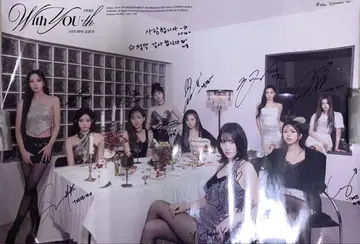 TWICE 친필 사인 포스터