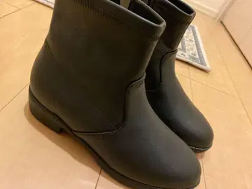 블랙 지퍼 숏부츠