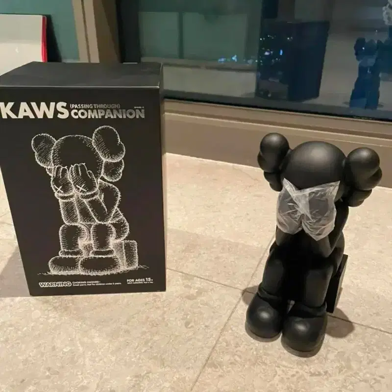 kaws 카우스 피규어 패싱쓰루 패씽 쓰루 2013 에디션 500