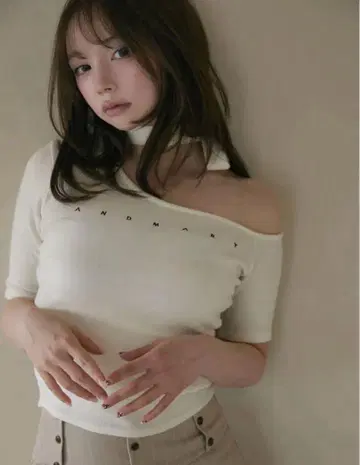andmary Nana ribbon oneshoulder tops