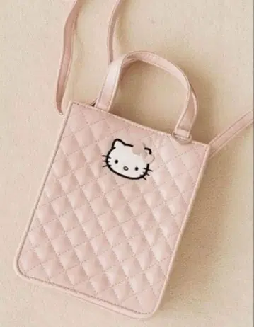 LOWRYSFARM 헬로키티 me 퀼팅 miniBAG 핑크