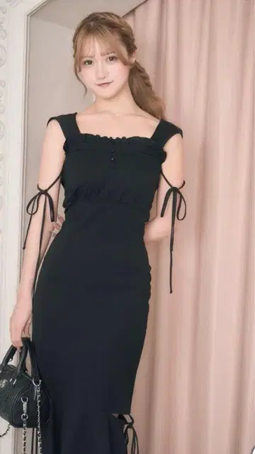 미셸 마카롱 후드 부착 오프숄더 머메이드 원피스